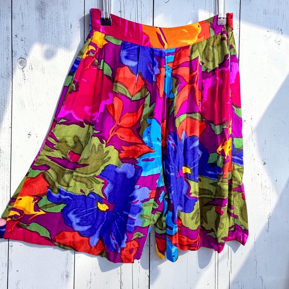 Vintage Culottes Maximalist Tropical Floral Shorts M Rayon Flowy Bright Wide Leg